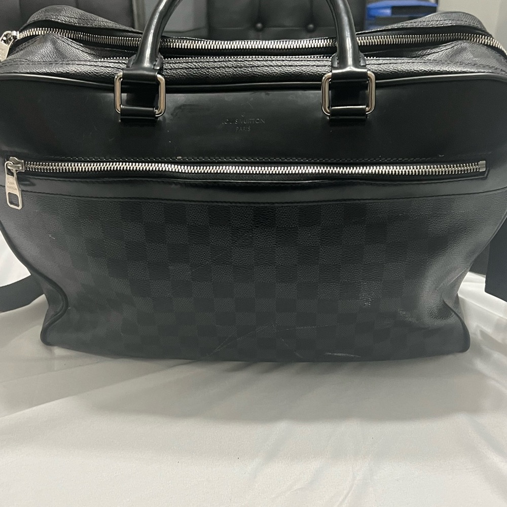 Louis Vuitton damier Icare laptop bag